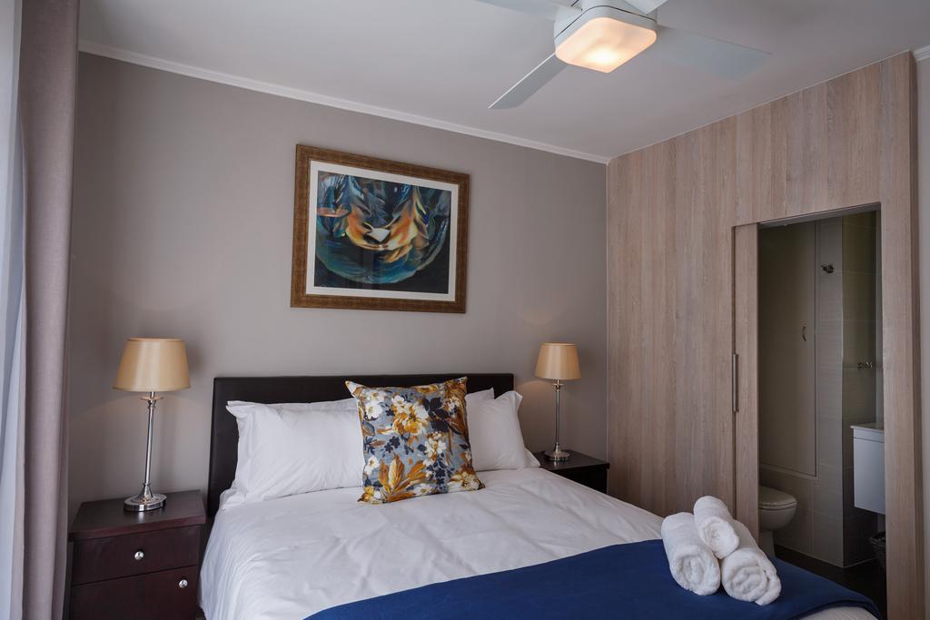 Cape Town City Accommodation - The Island Club Sunset Beach Room photo